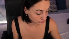 Close up MILF masturbation