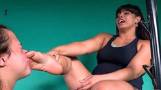 LICKING LATINAS FEET - Inara - Sweaty Reward For The Slave!